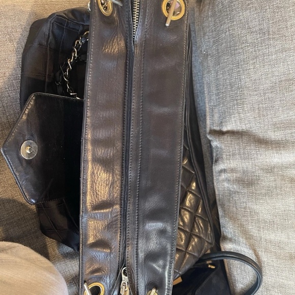 Vintage CHANEL Black Quilted Lambskin Shoulder Bag –  1980s .Authenticated. - Picture 4 of 6